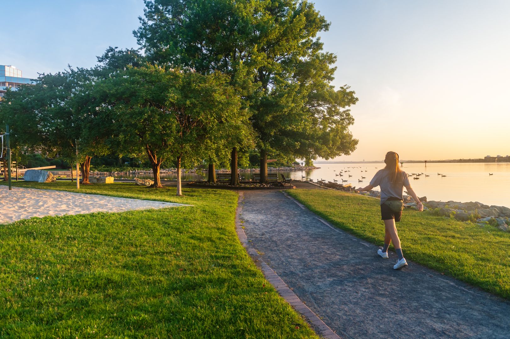 Current_LuxuryApartmentCommunity_AlexandriaVA
