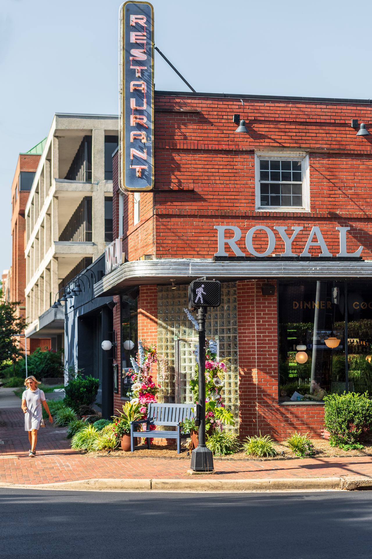 Current_LuxuryApartmentCommunity_AlexandriaVA