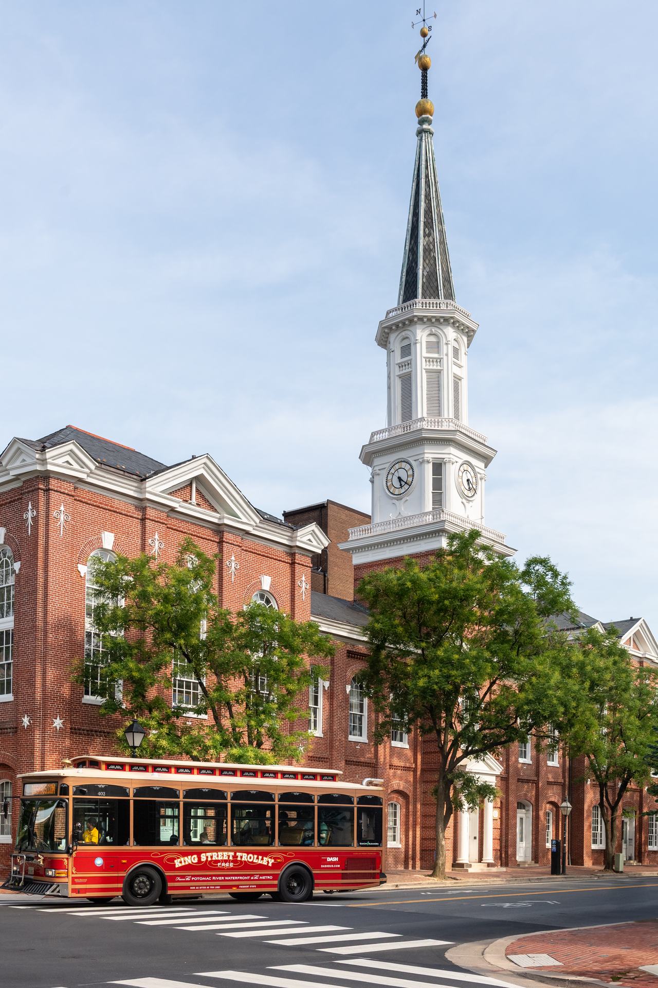 Current_LuxuryApartmentCommunity_AlexandriaVA