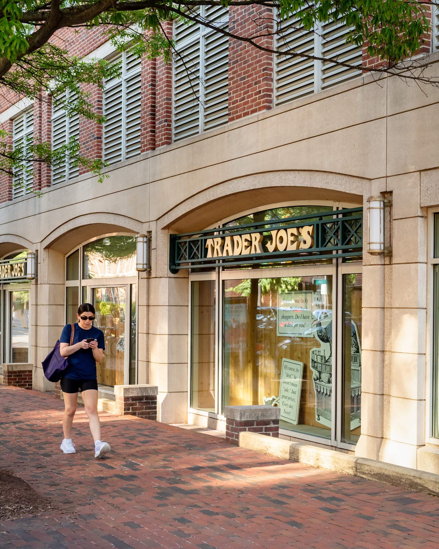 Current_LuxuryApartmentCommunity_AlexandriaVA